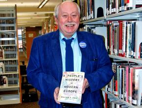 Socialist historian and activist Bill Pelz